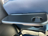 サードシート用シートバックテーブルです