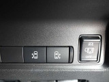 両側オートスライドドア装備!運転席やドアのスイッチ、リモコンキーでも開閉操作できるので便利ですよ!