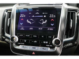『U-Carつるた店はサービス工場も併設』 ※3ストール設備で買った後の整備も安心です※ 『U-Carつるた店はau携帯ショップも常設』 ※営業時間 AM9:30-PM5:00まで※