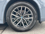 サービスにはドイツ本国と同様に教育と訓練を受け、BMWを知り尽くした「マイスター」が数多く在籍しております。360度による納車前点検整備で、お客様に安心と安全をお届けいたします。