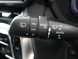 フロントワイパーは雨滴量と車速に応じてワイパーが作動してくれるオートモード付きです♪