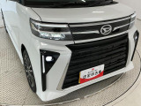 ヘッドライトには目立つくすみも無くクリアに仕上がっております。ポリッシャーでのみがきの工程を取り、ツヤのあるキレイな状態へ。