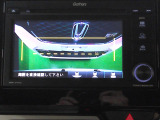 バックカメラの画像です。ガイドラインがスムースな車庫入れをサポートいたします。車庫入れの安心感がアップしますね。