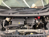 エンジンルームもクリーニング済みできれいですよ。日産の整備士がしっかりと丁寧に点検していますので安心してお乗りいただけます