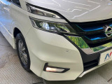 【LEDヘッドライト】悪天候や夜間走行時も良好な視界を確保し安心して運転できる高輝度LEDヘッドライトを装備!点灯速度が早く、消費電力も抑えられています。