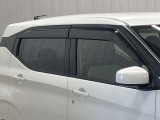 プラスチックバイザー付!雨の日のちょっとした換気にあると便利です!