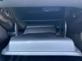 グローブボックスはとっても大きくて使いやすいですよ!他にも収納が充実しているので小物もスッキリ収まりますよ!