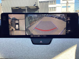 360度ビューモニター 4つのカメラで前後左右、俯瞰映像を表示、ドライバーからは見えない領域の危険認知をサポートするシステム搭載!
