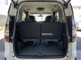 3列目のシートの後ろはゆったりとしたラゲッジスペース。高さがあるからベビーカーだって立てて積むことができるんですよ。