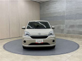 お車購入のポイントとなるフロントマスクです!かわいらしい目つきが印象的なデザインのヘッドランプです。