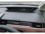 【インパネアッパーボックス】運転席前方にあるインパネアッパーボックスです。小冊子や筆記用具など、ちょっとしたものを入れておけます。