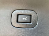 オートバックドアが付いています!ハンズフリー機能(足で開閉の操作が出来ます)で重い荷物の積み下ろしもラクラクです♪