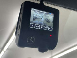 リバース連動型のバックカメラは、精度が良く、バックや縦列駐車もストレスなく止められます。カメラの性能も日々進化しており画質には私たちも驚かされます。ぜひ実車でのご確認をお願い致します!