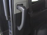 車内の乗り降りを助けるアシストグリップです。