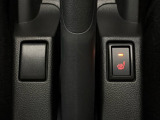 【シートヒーター】運転席にはシートヒーターが装備されております。冬場寒い時期や、夏場でも車内のエアコンが苦手な方には嬉しい装備です!