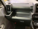 納車前にはプロのメカニックが、各部の点検を行います。ディーラーにしか出来ない品質、そしてサービスできっと満足していただけると思います!