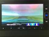 【バックカメラ】運転が苦手な方も車庫入れラクラクです!ギアをリバースに入れれば自動的に切り換わりますので、面倒な操作は不要です♪狭い駐車場もお車を傷つけず安心ですね!