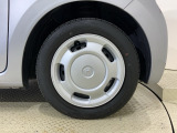 スマートな純正ホイールキャップ。