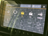 画面にはテレビやFM、AMのほか、BluetoothやUSBなど選択できる項目が並びます。使いたい音源を画面から確認しやすく、日々の移動に合わせて活用できます。
