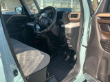 運転席足元