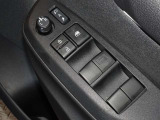 電動格納式ドアミラー・パワーウインドウを装備しています。