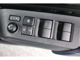 運転席はオート機能付のパワーウィンドウです!