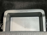 助手席アンダーボックスは運転用の替え靴や、車内に常備しておきたい子供用品、着替えた服などが収納できて便利です。女性に嬉しい収納スペースです★