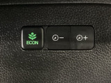 ★ECONスイッチ★ エコドライブを加速しよう!スイッチをONにすると、運転の仕方によるロスを抑え込み燃費をよくするようクルマが頑張ります(*^ー^*)燃費向上にチャレンジ♪