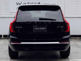 後ろ姿からも感じられる、XC90の堂々とした存在感。