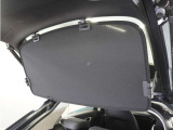 荷室を覆い保護してくれるカバーを装備!。プライバシー保護にも役立ちます。