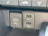 便利な充電用USBジャックと12V電源ソケットを設置しております。周辺機器の充電にご利用頂けます☆