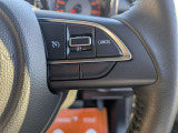 スイッチ類が使いやすく配置された操作周り。運転中でも直感的な操作が可能なレイアウトです。