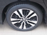 純正アルミホイール装着! タイヤサイズは235/50R18です。