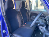 運転席からの視界もよくどなたがお乗りになられても運転しやすい車両になっていますよ