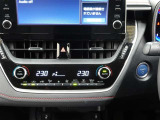 左右独立温度コントロールフルオートエアコンです。運転席、助手席それぞれで独立して温度設定ができます。冷え性の方が乗っても安心ですね♪