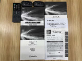 取扱説明書、保証書、スマートキー2つあります。