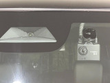 【ホンダセンシング】走行中に前方の車両等を認識し、衝突しそうな時は警報とブレーキで衝突回避と被害軽減をアシスト。より安全にドライブをお楽しみいただけます。