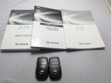 取説・メンテナンスノート・スマートキーの3点セットです。