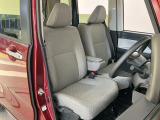 【運転席・助手席】内装ルームクリーニング済みです。しっかり綺麗にしていますので、是非、お確かめください。車に自信があるからこそ、是非一度ご来店頂き内外装も見てもらえると幸いです。