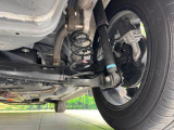 お車を安心してお乗りいただく為には、足回りの定期点検が欠かせません。サービスサポート(有償保証)では無料点検もご提供しており、安心のカーライフをお過ごしいただけるサポート体制が整っています。