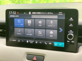 目的地検索の方法が画面に一覧表示され、住所や名称などから行き先を選べます。項目ごとに見分けやすく、初めての場所へ向かう際も目的に合わせて操作しやすいナビ画面です。