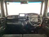 【前方視界】開放的な前方視界!運転がしやすく疲れにくいです♪窓が大きく、見通しがとっても良いおクルマですよ♪
