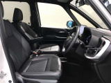 高いホールド性で運転姿勢が安定します。長距離ドライブでも疲れにくいのが魅力です。快適なドライビングライフをお送りください♪