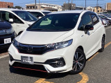 プラチナホワイトのフィットハイブリッドSホンダセンシング入庫しました!修復ありとなっておりますがエンドパネルのシーリングに浮きがあります。
