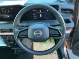 【プロパイロット】高速道でアクセル・ブレーキ・ハンドルをアシスト。運転の負担を軽減します。