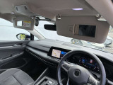 常時150台在庫の輸入車専門大型展示場。展示場に無いお車も全国より、お探しします。