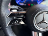 AIRMATICと可変ダンピング機構を採用。路面状況に応じた安定感と、SUVにふさわしい乗り心地を支えます。