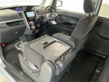 【シートバックテーブル】助手席シートをアレンジでテーブルに変身♪車内でのお食事などで活躍します♪