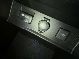 シガーソケット用の充電器が使用可能です!