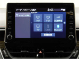 デイスプレイオーディオを装備。スマホとクルマをつなぐことで、いろんなサービスが楽しめます。(AppleCarplay/AndroidAuto 対応)